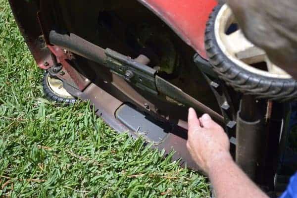 How to Remove Your Riding Mower Blades for Sharpening