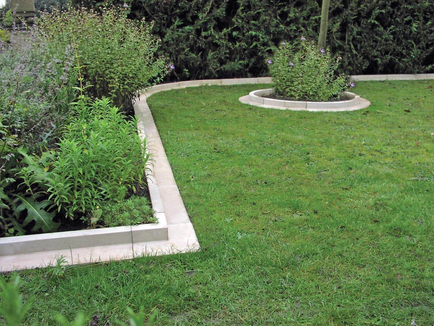 lawn edging uk ideas